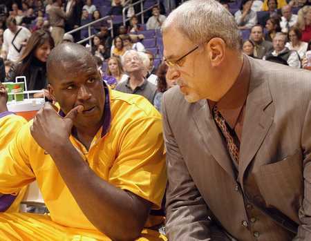 逐渐边缘化！Scotto：卡佩拉休赛期预计离开老鹰 去其他球队.